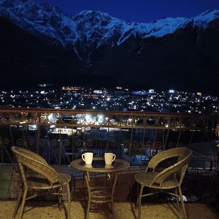 Belas Guesthouse Степанцмінда Екстер'єр фото